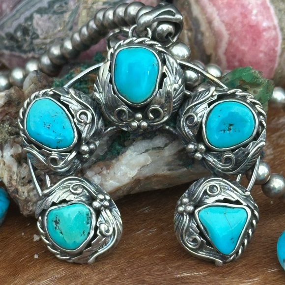 Sleeping beauty Southwestern naja sterling silver pendant - Picture 6 of 10